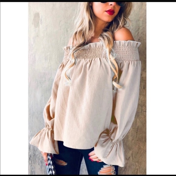 michellenco_pm Tops - GERY Tan Off Shoulder Top!